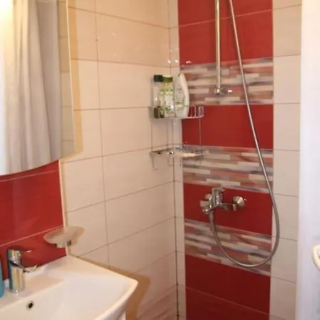 Апартамент Cosy Apartment, Suitable For Families And Friends
